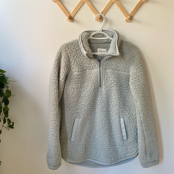 Abercrombie & Fitch Sweaters - Abercrombie & Fitch quarter zip Sherpa sweater
